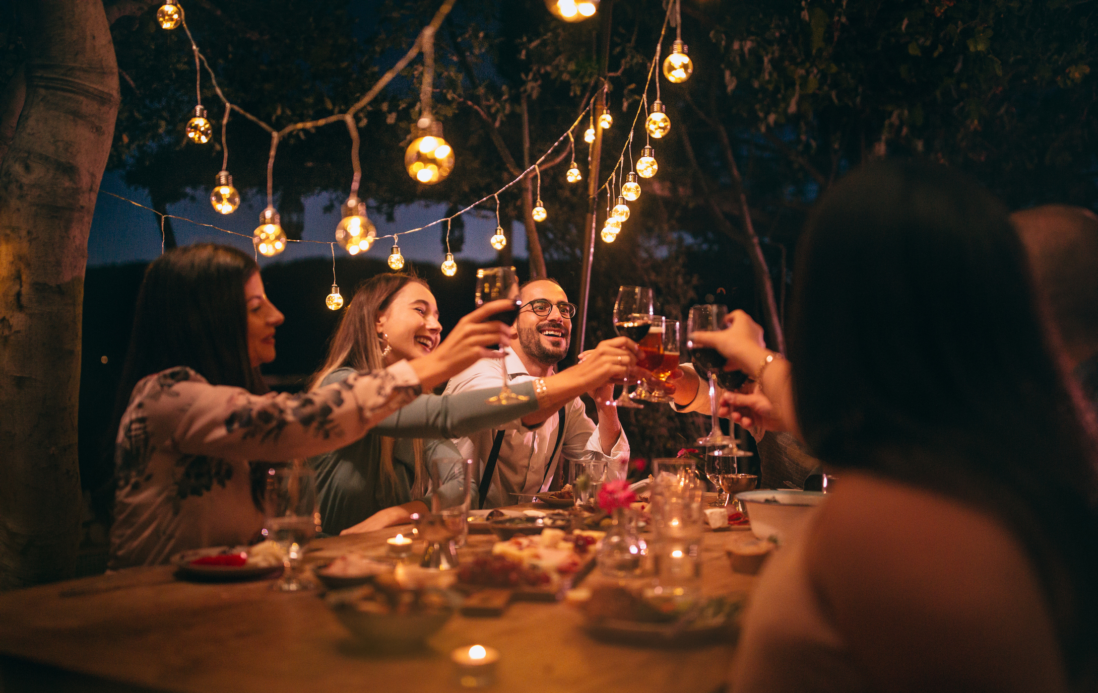 FOODIE COUPLES BOOK LUXURY EXPERIENCES AND WOMEN EMBRACE NEW YEAR’S RESOLUTIONS MORE THAN MEN IN JANUARY SALES